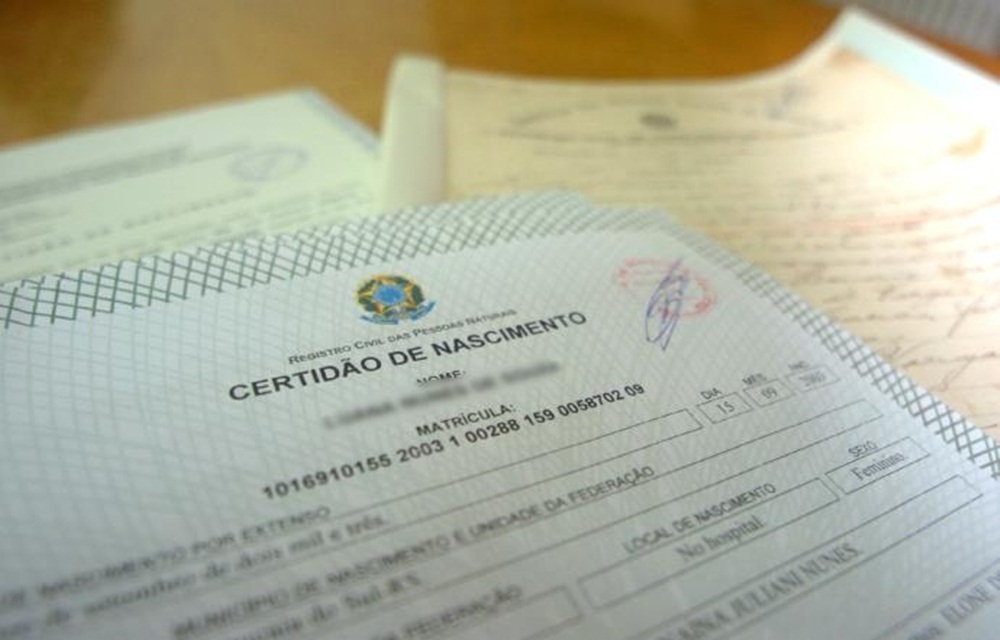 Ir para  <p>O plen&aacute;rio da C&acirc;mara dos Deputados aprovou nesta ter&ccedil;a-feira a medida provis&oacute;ria (MP) que determina que a certid&atilde;o de nascimento poder&aacute; indicar como naturalidade do filho o...