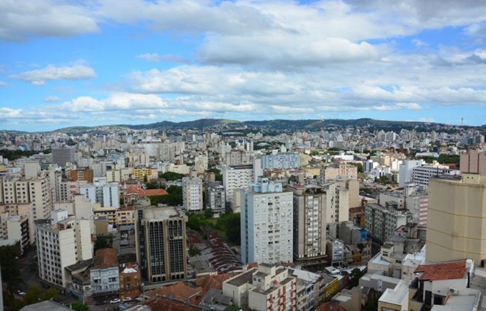 Ir para  <p>O in&iacute;cio do final de semana no Rio Grande do Sul ter&aacute; presen&ccedil;a constante do sol nesta sexta-feira, entretanto s&atilde;o esperadas nuvens em grande parte do Estado. O dia come&ccedil;a com bancos...