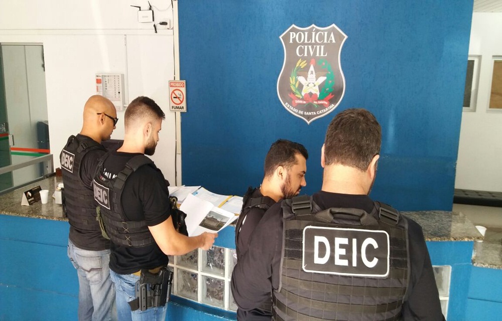 Ir para  <p>A Pol&iacute;cia Civil de Santa Catarina deflagrou ontem a Opera&ccedil;&atilde;o Independ&ecirc;ncia. O objetivo era desarticular a fac&ccedil;&atilde;o criminosa respons&aacute;vel pelos atentados cometidos...