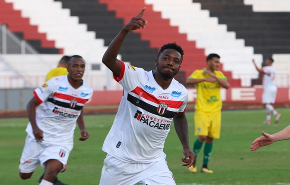 Ir para  <p>O s&aacute;bado (9) foi de adeus para o Ypiranga na S&eacute;rie C do Campeonato Brasileiro. Jogando em Ribeiro Preto, interior de S&atilde;o Paulo, o Canarinho perdeu para o Botafogo e retorna desclassificado para Erechim. O...