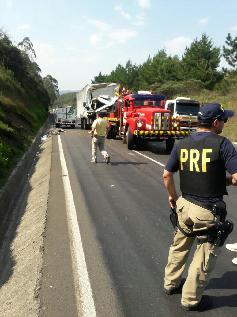 Ir para  <p><big>Mais um grave acidente registrado na rodovia BR-153, em trecho da cidade de General Carneiro resultou na morte de mais uma pessoa. A fatalidade aconteceu nesta quinta-feira, dia 14 de setembro, por volta das...