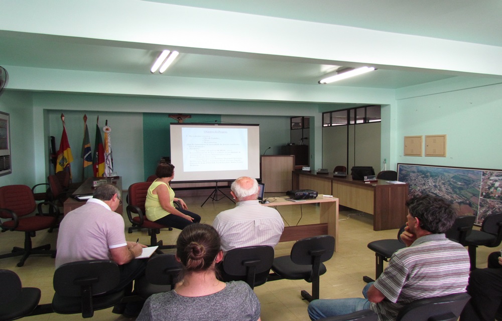 Ir para  <p>Com o apoio do Sicredi e ades&atilde;o de diversas institui&ccedil;&otilde;es viadutenses, o Lions Clube promove a campanha Turma que Recicla, visando a conscientiza&ccedil;&atilde;o sobre o descarte correto de...