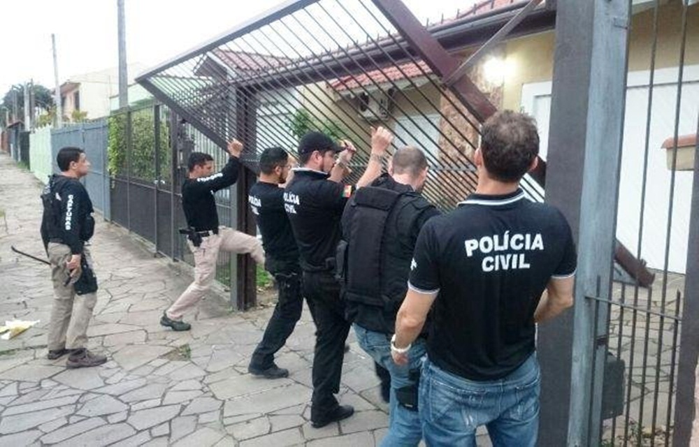 Ir para  <p>A Pol&iacute;cia Civil ga&uacute;cha desencadeou, nesta ter&ccedil;a, fase 2 da Opera&ccedil;&atilde;o Antares para combater uma organiza&ccedil;&atilde;o criminosa que atua na montagem de empresas fraudadoras...