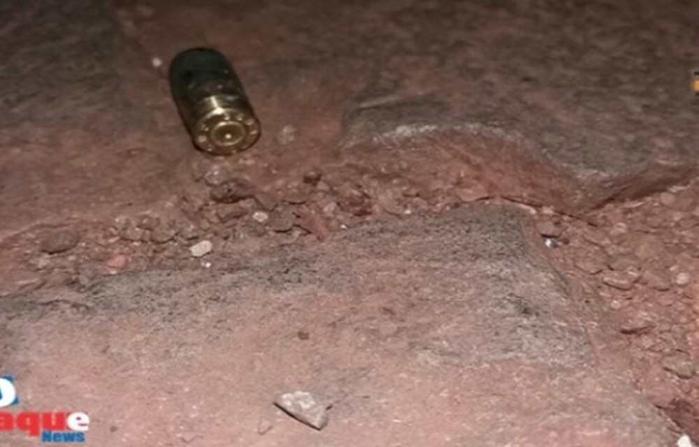 Ir para  <p>O feriado de 20 de Setembro terminou em trag&eacute;dia em Maximiliano de Almeida. Na tarde desta quarta, marido e mulher discutiram, em uma pra&ccedil;a da cidade, logo ap&oacute;s o fechamento do Acampamento Farroupilha na...