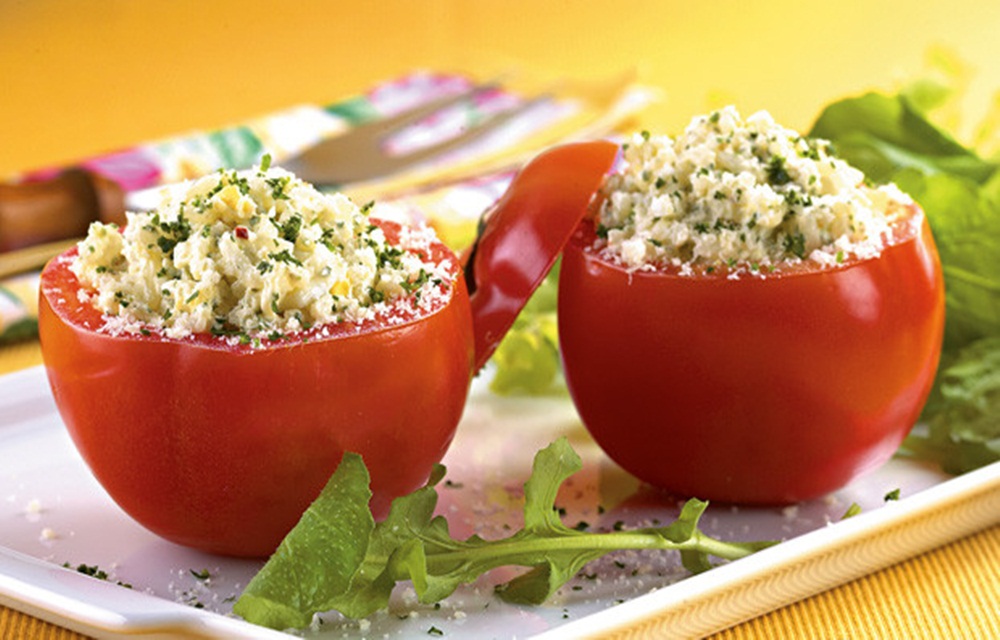 Ir para  <p>6 tomates grandes;<br />
. 3 x&iacute;caras (ch&aacute;) de arroz cozido;<br />
. 1 ovo cozido picado;<br />
. 6 colheres (sopa) de maionese;<br />
. 1 colher (sopa) de queijo ralado;<br />
. 1...