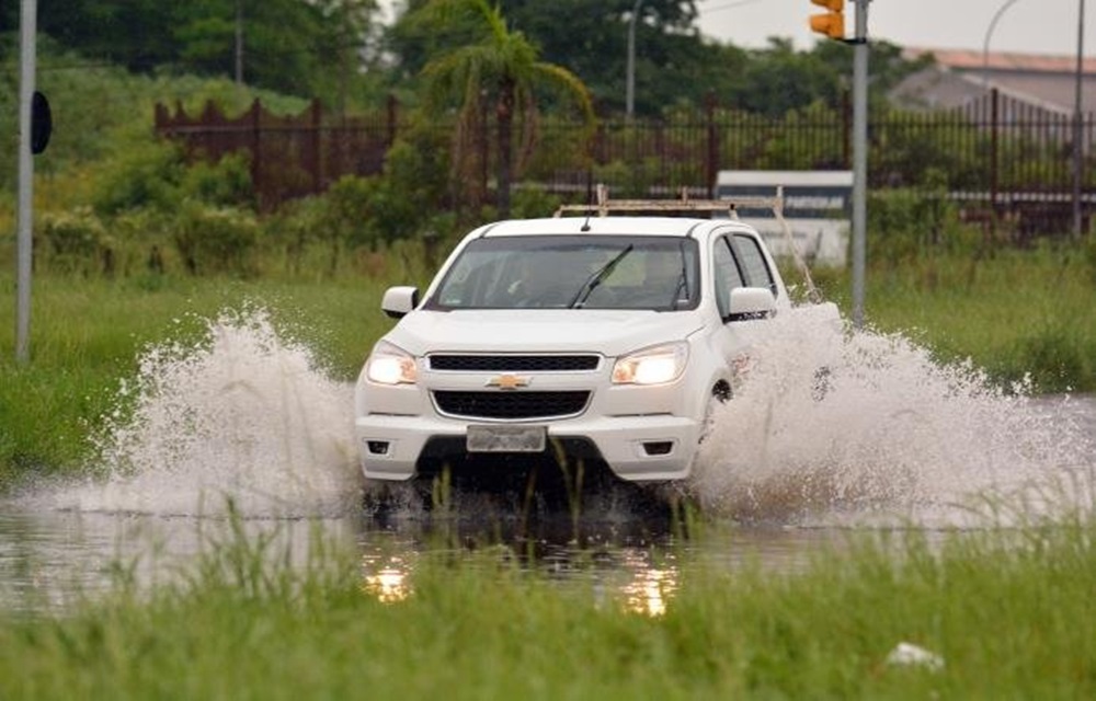 Ir para  <p>Chegam a 25 os munic&iacute;pios do Rio Grande do Sul que decretaram emerg&ecirc;ncia, por conta das fortes chuvas desde ter&ccedil;a-feira. Foram 67 cidades atingidas, de acordo com boletim da Defesa Civil, divulgado nesta...