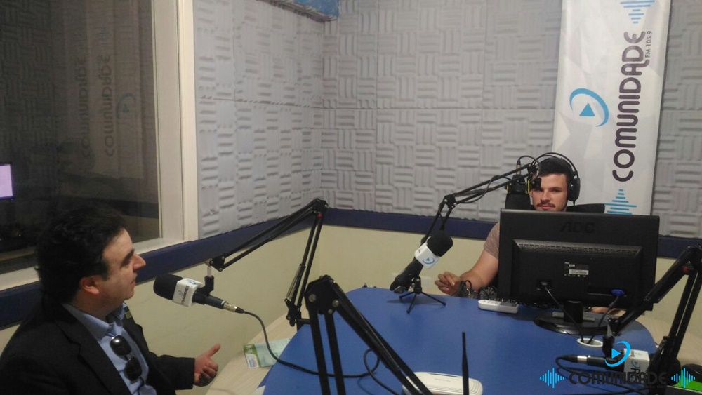 Ir para  <p><big>Foi entrevistdo nos estudios da Comunidade FM, o diretor e professor do Instituto Federal Rio Grande do Sul, Campus eErechim(IFRS), Edurado Angonesi Predebon, que falou sobre&nbsp;o atual processo&nbsp;seletivo da...