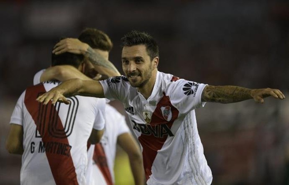 Ir para  <p>O River Plate est&aacute; um pouco mais perto da final da Libertadores. Jogando num Monumental de Nu&ntilde;ez lotado, a equipe de Buenos Aires derrotou o Lan&uacute;s por 1 a 0 nesta ter&ccedil;a-feira e agora joga por...