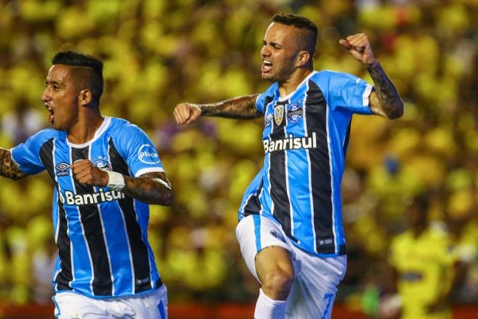 Ir para  <p><big>O Gr&ecirc;mio fez uma verdadeira apresenta&ccedil;&atilde;o de bom futebol, nesta quarta-feira no est&aacute;dio Monumental Isidro Carbo, em Guayaquil, no Equador. N&atilde;o s&oacute; segurou a...
