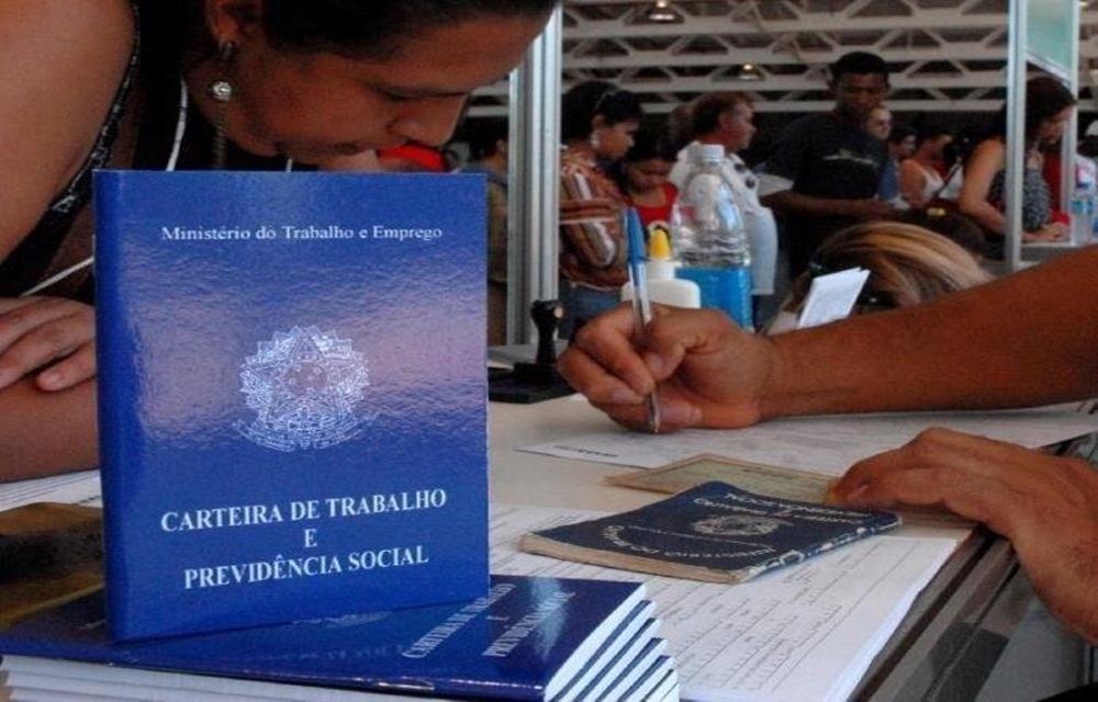 Ir para  <p>Mais um mutir&atilde;o de emprego ocorre nesta sexta-feira em todo o Estado. O Empregar/RS, promovido pela Funda&ccedil;&atilde;o&nbsp; Ga&uacute;cha do Trabalho e A&ccedil;&atilde;o Social (FGTAS), oferece...