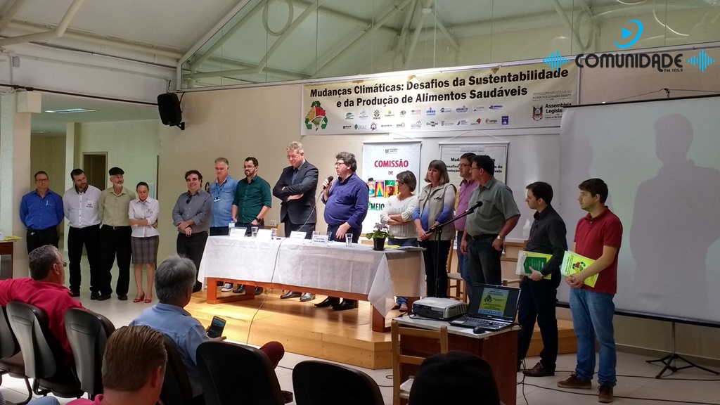 Ir para  <p><big>O tema<strong><em>&nbsp;Mudan&ccedil;as Clim&aacute;ticas - Desafios da sustentabilidade e da produ&ccedil;&atilde;o de alimentos saud&aacute;vei</em></strong>s, pautou o debate...