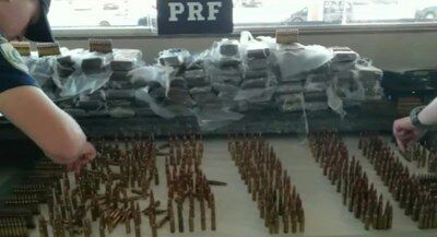 Ir para  <p><big>A Pol&iacute;cia Rodovi&aacute;ria Federal (PRF) apreendeu ontem, no munic&iacute;pio de Gua&iacute;ra, na regi&atilde;o oeste do Paran&aacute;, 11.098 muni&ccedil;&otilde;es de fuzil e pistola,...