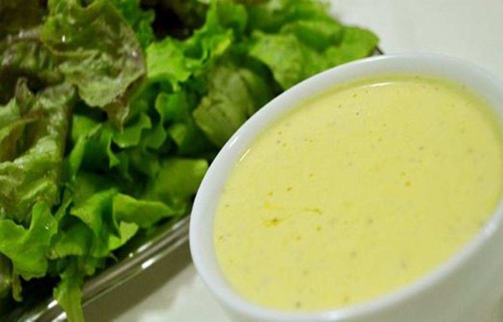 Ir para  <p>1 colher (sopa) de alho triturado;</p>

<p>100 g de maionese;</p>

<p>4 colheres (sopa) de azeite;</p>

<p>100 g de creme de leite;</p>

<p>100 g de...