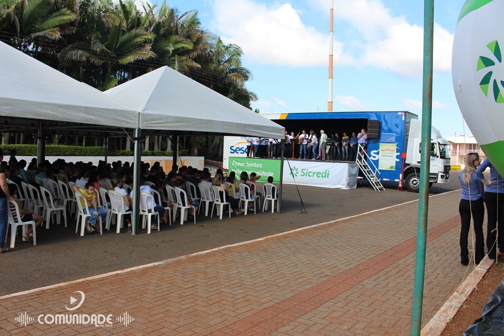 Ir para  <p><big>A abertura oficial foi nesta manh&atilde; (07), com a presen&ccedil;a de representantes do Sesc, do Sicredi, do Munic&iacute;pio, lideran&ccedil;as pol&iacute;ticas, religiosas, escolas, associados e...
