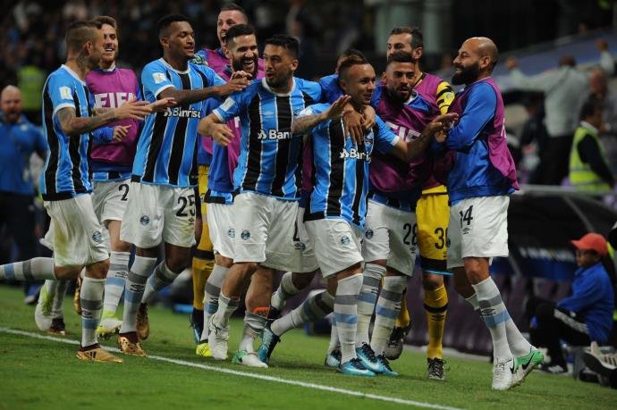 Ir para  <p><big>A "profecia" est&aacute; mais pr&oacute;xima de ser cumprida: "acabar com o planeta". O Gr&ecirc;mio est&aacute; na final do Mundial de Clubes e a 90 minutos, caso...