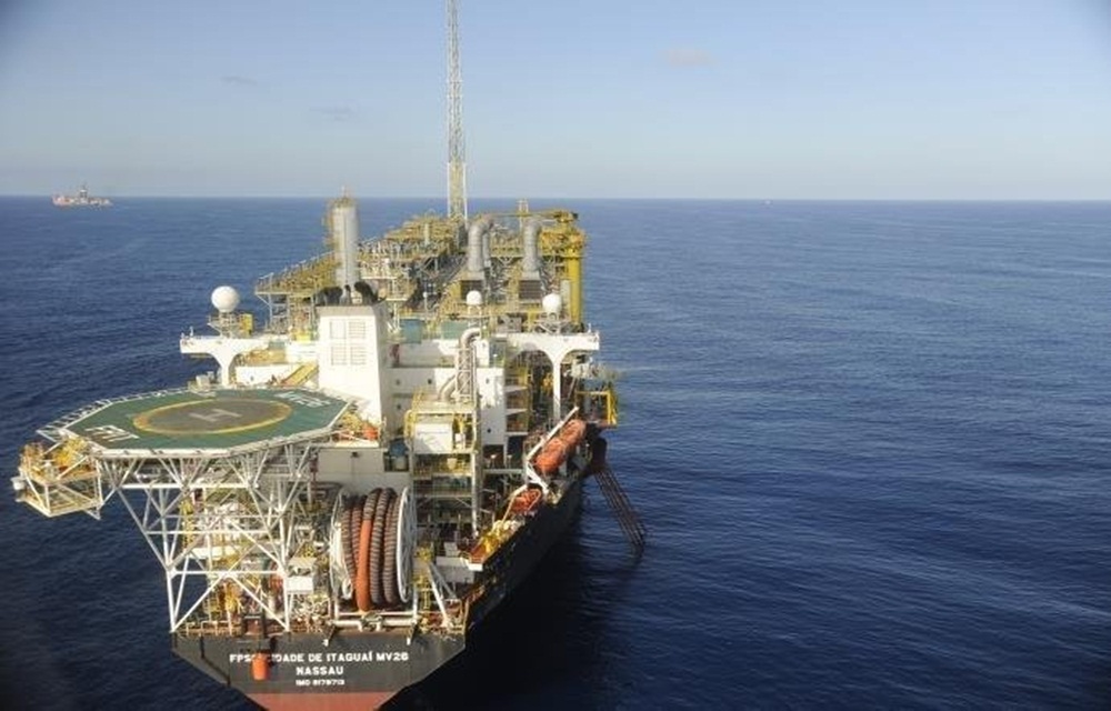 Ir para  <p>A Petrobras confirmou na manh&atilde; desta segunda-feira que assinou acordo com a empresa norueguesa Statoil para vender 25% da participa&ccedil;&atilde;o que det&eacute;m no campo de Roncador, na Bacia de Santos, pelo...