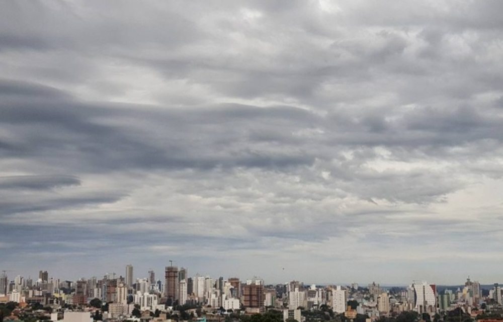 Ir para  <p>Sol e chuva irregular devem marcar novamente o dia no Rio Grande do Sul. De acordo com a MetSul Metereologia, a Regi&atilde;o do Nordeste do Estado pode ter per&iacute;odos de maior nebulosidade com chance de...