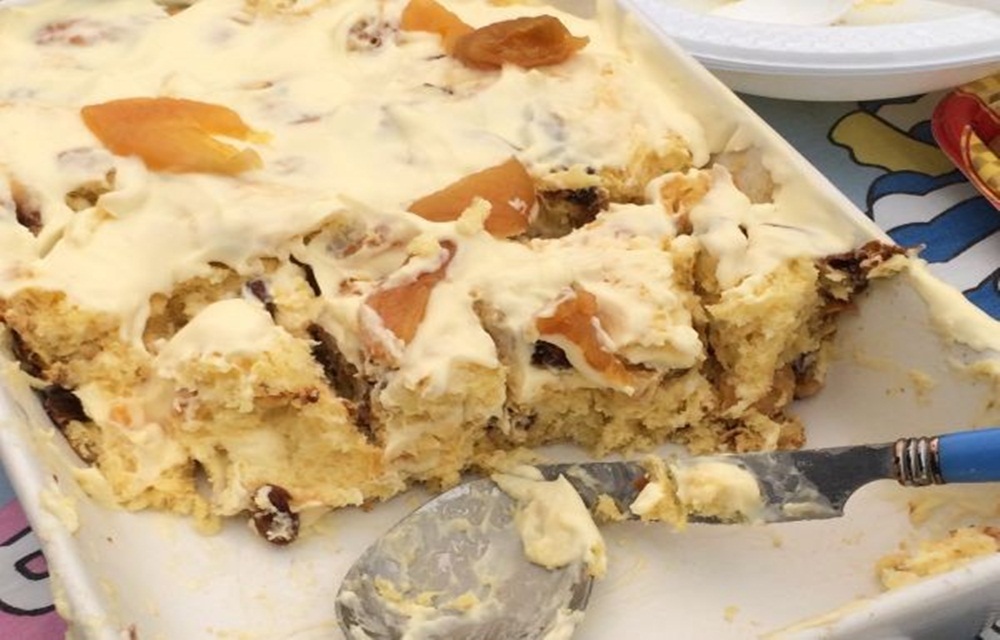 Ir para  <p>1 panetone de 500 g;<br />
5 ovos;<br />
250 g de manteiga;<br />
130 g de a&ccedil;&uacute;car;<br />
100 ml de licor de sua prefer&ecirc;ncia;</p>

<p><em><strong>Modo...