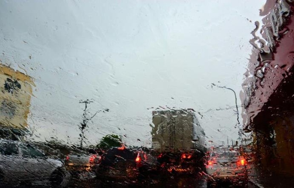 Ir para  <p>A chuva deve atingir a maioria das regi&otilde;es do Estado nesta quinta-feira. De acordo com a MetSul Meteorologia, uma cobertura de nebulosidade &eacute; esperada, mas aberturas de sol podem ocorrer em diferentes...