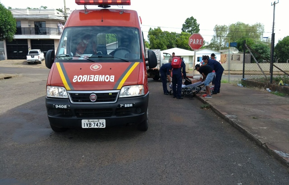 Ir para  <p>Um homem ficou ferido ap&oacute;s ser esfaqueado no final da tarde deste s&aacute;bado (20) na Rua Anita Garibaldi, no bairro Bela Vista, em Erechim.</p>

<p>A v&iacute;tima que n&atilde;o teve o nome...