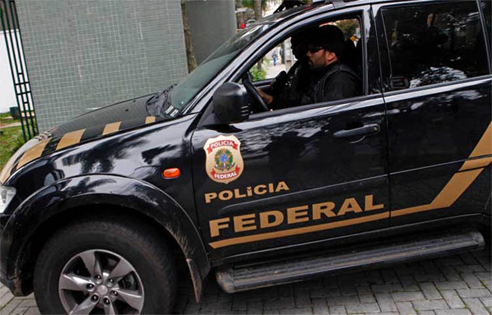 Ir para  <p>Agentes federais da delegacia de Chapec&oacute; desencadearam opera&ccedil;&atilde;o em cinco locais na manh&atilde; desta quinta-feira(1), em Erechim, para localizar e apreender documentos relacionados a uma suposta...