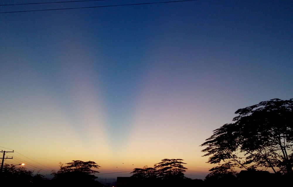 Ir para  <p>Ar seco e de alta press&atilde;o atua no Rio Grande do Sul neste domingo, proporcionando um dia de sol no Estado. Nuvens s&atilde;o prognosticadas para algumas regi&otilde;es, sobretudo no Leste, por conta do fluxo de umidade...