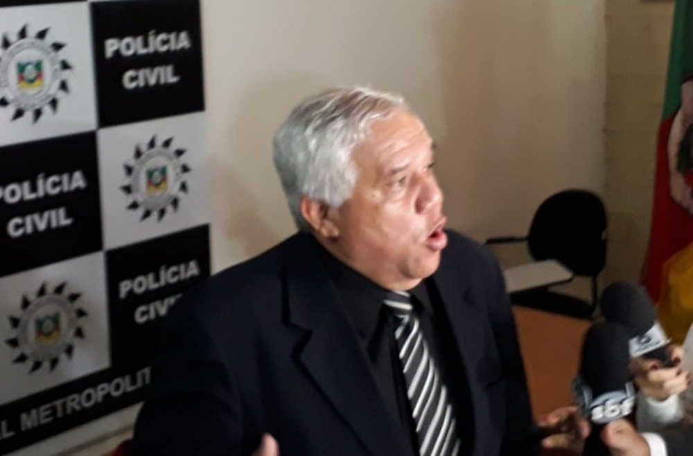 Ir para  <p><big>O delegado Moacir Fermino foi afastado de suas fun&ccedil;&otilde;es por ordem judicial, conforme informou nesta quinta-feira (15) a Corregedoria da Pol&iacute;cia Civil do Rio Grande do Sul (Cogepol). Ele...