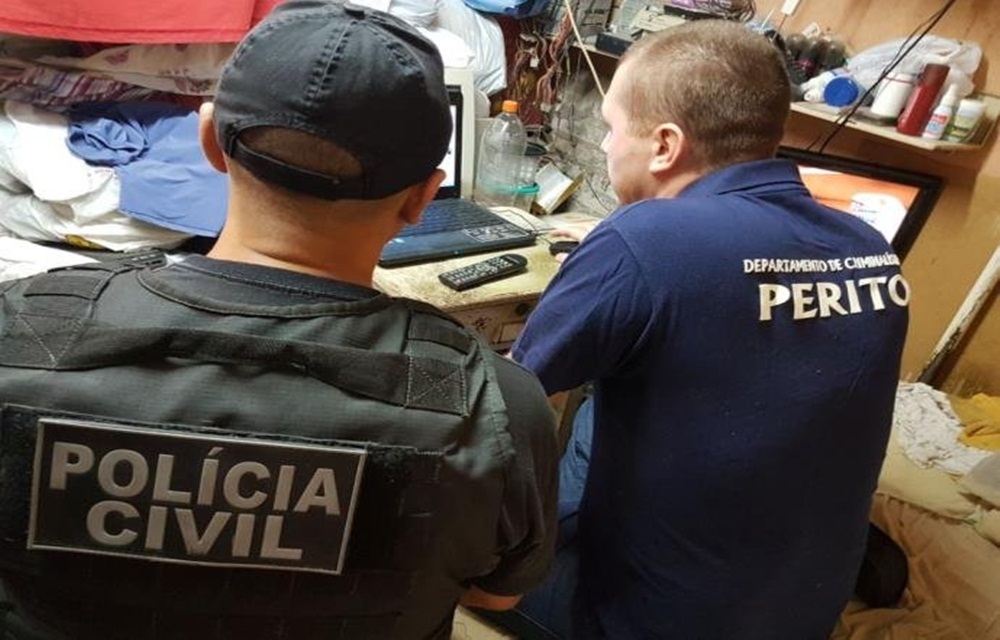 Ir para  <p>A Pol&iacute;cia Civil deflagrou, na manh&atilde; desta quarta-feira, uma opera&ccedil;&atilde;o para combater crimes de pedofilia pela internet no Rio Grande do Sul. A ofensiva, chamada de Inf&acirc;ncia Protegida,...
