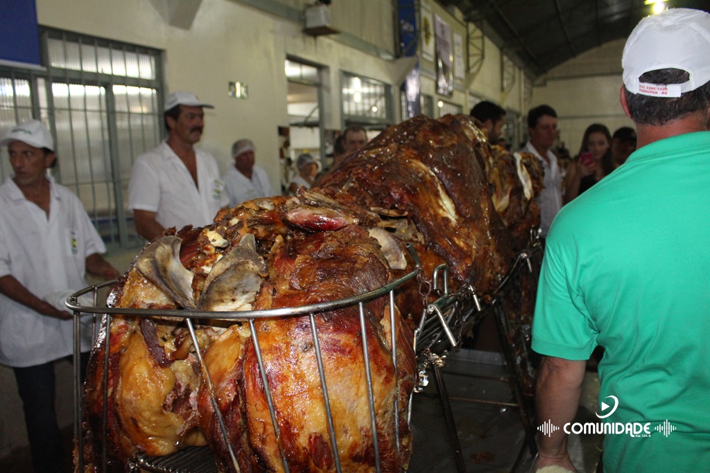 Ir para  <p>Neste s&aacute;bado (03/03), Viadutos celebrar&aacute; a XXIV Festa Nacional do Boi Recheado. O jantar ser&aacute; servido &agrave;s 20:30, no Sal&atilde;o Paroquial. Ap&oacute;s, haver&aacute; baile com a...