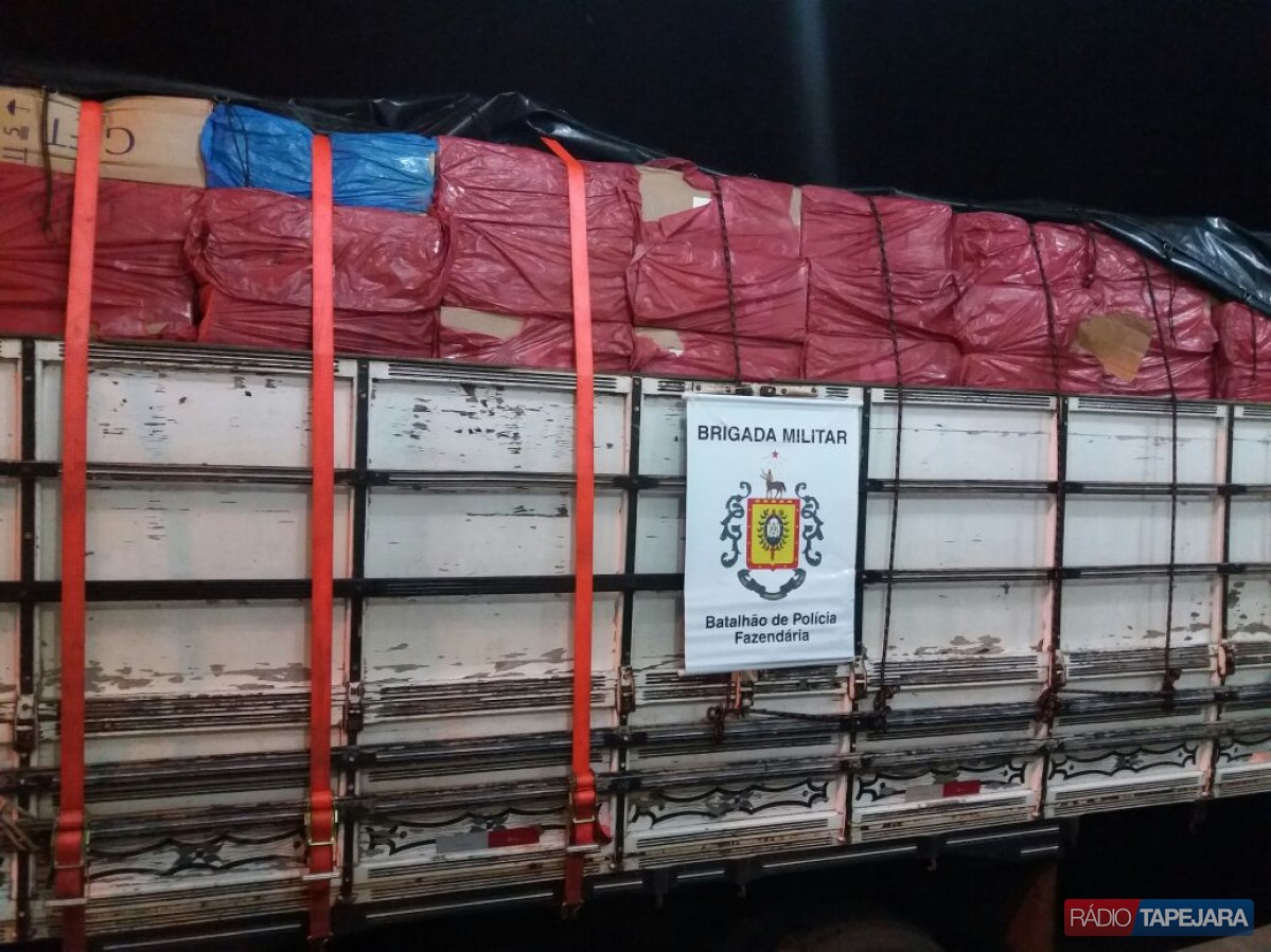 Ir para  <p><big>Na madrugada desta quinta-feira, 05, no posto fiscal de Barrac&atilde;o, localizado na BR 470 foi apreendido um caminh&atilde;o carregado com cigarros contrabandeados do...