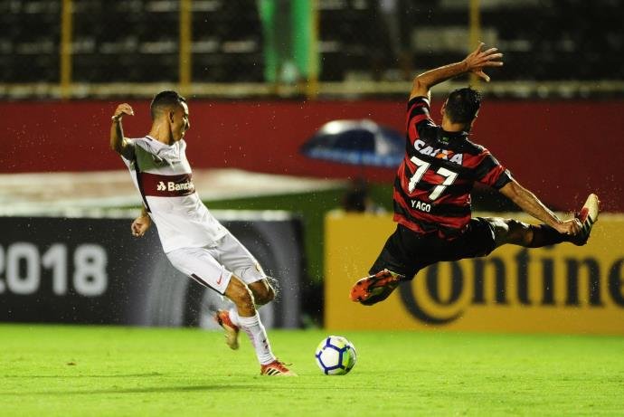 Ir para  <p><big>O&nbsp;Inter est&aacute; eliminado da Copa do Brasil. Mesmo jogando contra um advers&aacute;rio tecnicamente inferior, a equipe colorada sucumbiu a um jogo truncado e &agrave; press&atilde;o do...