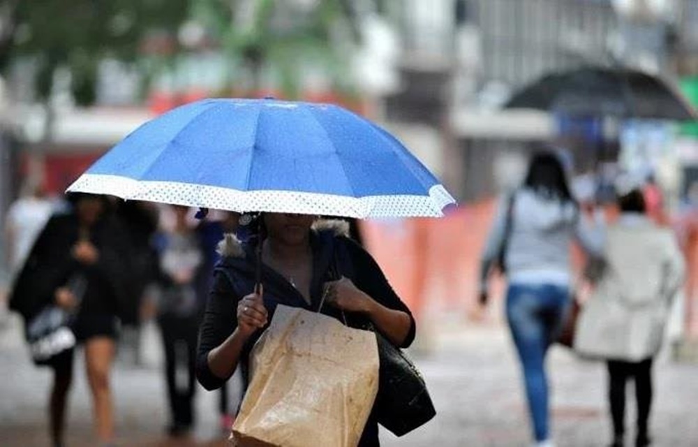 Ir para  <p>O sol aparece com nuvens na maioria das regi&otilde;es ga&uacute;chas nesta segunda-feira, mas o tempo n&atilde;o firma com a atmosfera muito quente e &uacute;mida. Fortes &aacute;reas de instabilidade v&atilde;o...