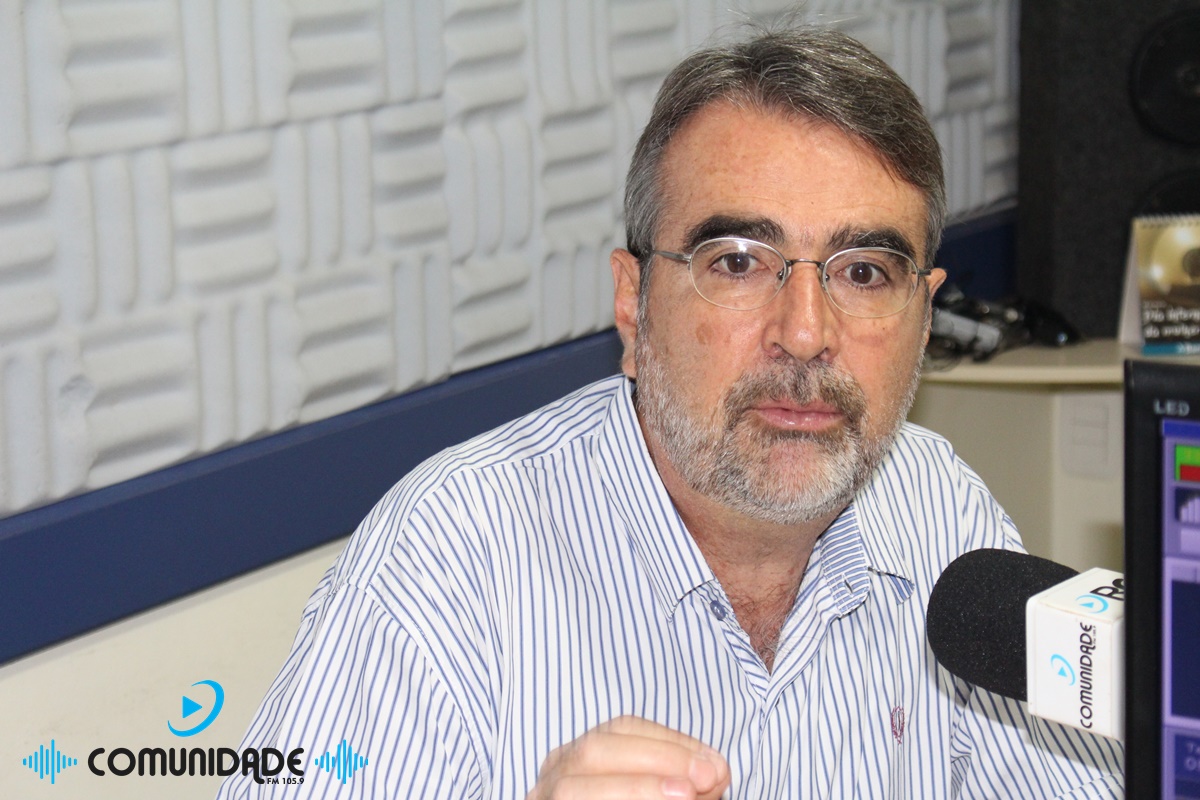 Ir para  <p><big>Deputado Federal Henrique Fontana - PT, em roteiro pelo Alto Uruguai visitou a Comunidade FM, hoje (27), onde concedeu entrevista no programa Panorama Geral, com Gerson Dickel.</big></p>

<p><br...