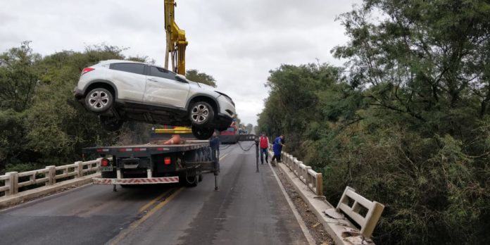 Ir para  <p><big>Aumentou para seis o n&uacute;mero de mortes em decorr&ecirc;ncia de acidentes nas estradas ga&uacute;chas neste final de semana. Na colis&atilde;o que ocorreu na madrugada deste domingo, no km 116, na BR-392,...