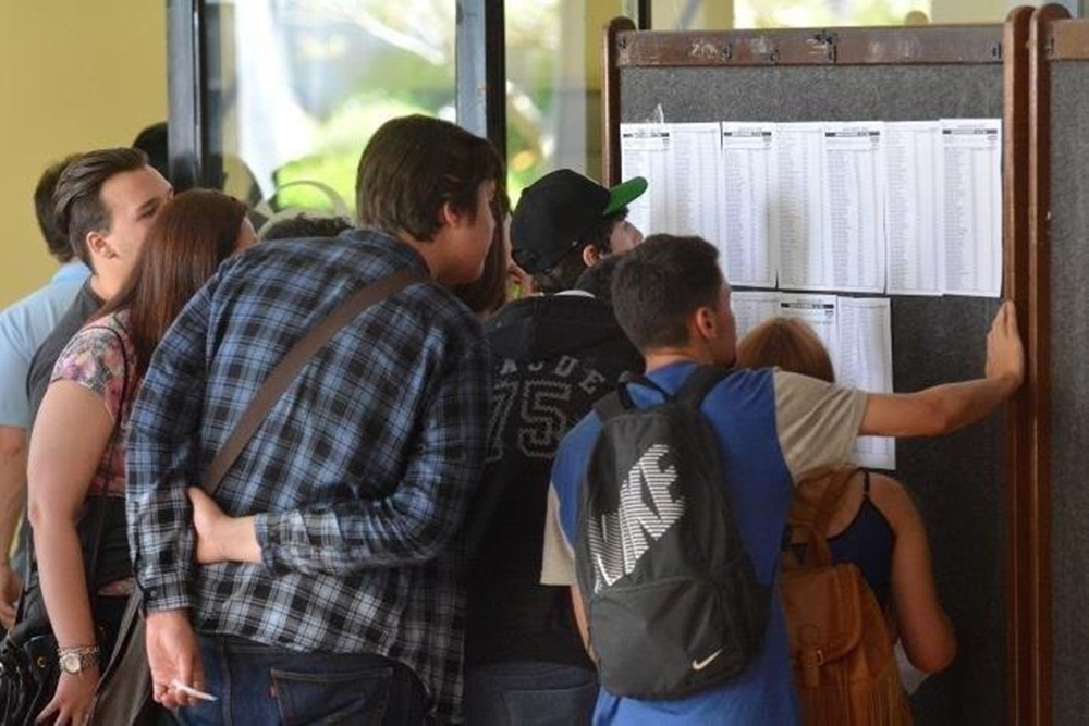 Ir para  <p>O Minist&eacute;rio da Educa&ccedil;&atilde;o (MEC) divulga nesta segunda-feira o resultado do Programa Universidade para Todos (ProUni). A lista dos candidatos pr&eacute;-selecionados na primeira chamada...
