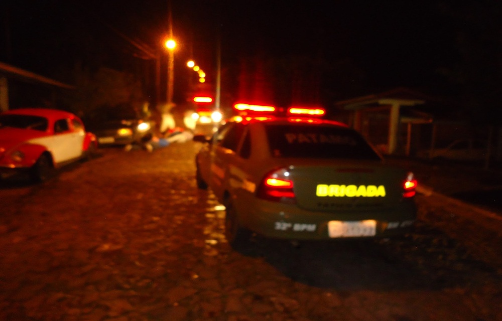 Ir para  <p>Homem mata mulher a facadas em Mariano Moro. O Crime ocorreu na noite desta sexta feira (6), em Mariano Moro. Peritos do IGP buscam mais informa&ccedil;&otilde;es sobre o crime de Feminic&iacute;dio. O homem que cometeu o...