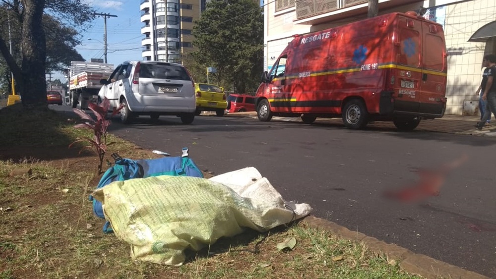 Ir para  <p><big>Um homem de aproximadamente 60 anos, catador de recicl&aacute;veis e morador do bairro Esperan&ccedil;a, em Erechim, foi atropelado por volta de 14:00 horas desta segunda-feira(23) quando atravessa a rua. A...