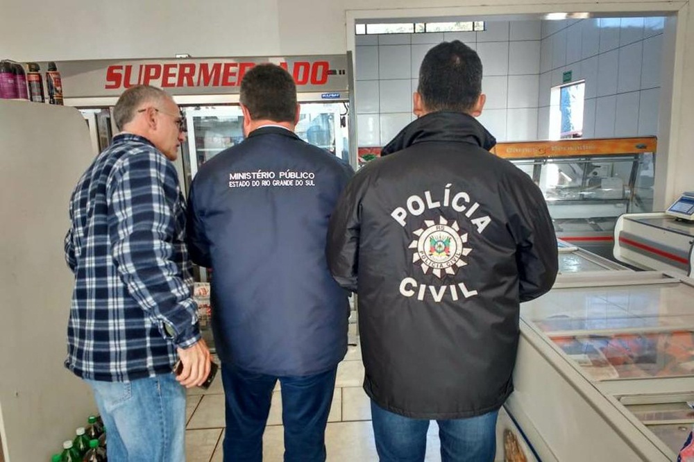 Ir para  <p><big>A propriet&aacute;ria de um&nbsp; Mercado foi presa pela atua&ccedil;&atilde;o da For&ccedil;a-Tarefa do Programa Seguran&ccedil;a Alimentar ocorrida em Machadinho nesta ter&ccedil;a-feira, 07. O...