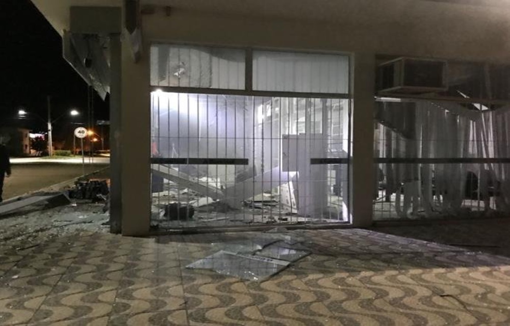 Ir para  <p>Quatro ag&ecirc;ncias banc&aacute;rias foram atacados durante a madrugada desta ter&ccedil;a-feira no Rio Grande do Sul. O &uacute;ltimo caso ocorreu &agrave;s 3h, em Vila Nova do Sul, na regi&atilde;o Central do...