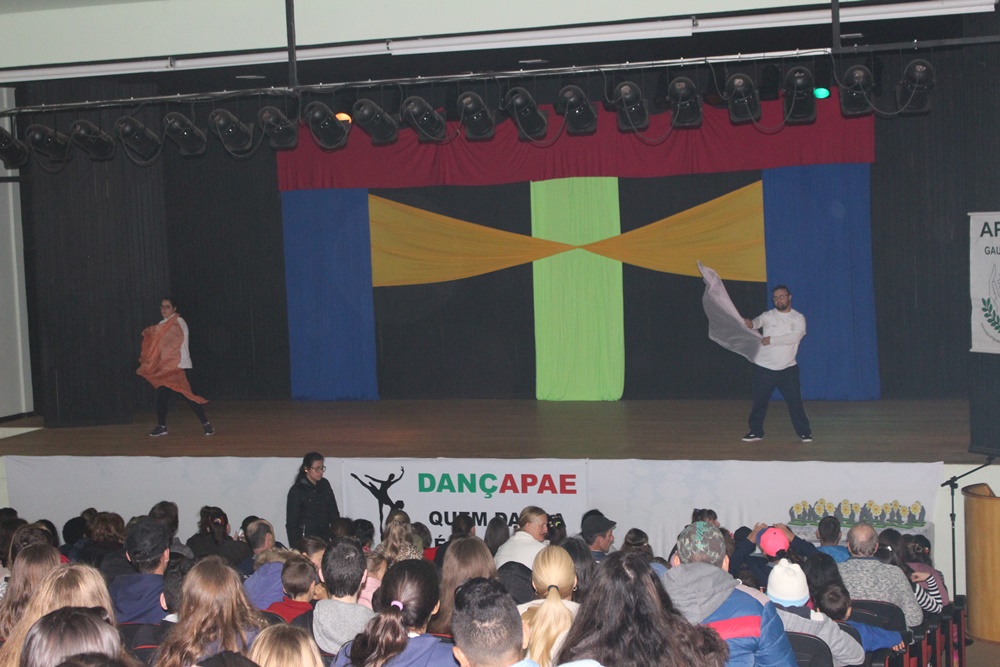 Ir para  <p>A APAE Gaurama promoveu, na tarde desta quarta-feira (22/08), no Anfiteatro Municipal de Viadutos, o VII DAN&Ccedil;APAE. O festival, que teve apresenta&ccedil;&otilde;es dos usu&aacute;rios da...