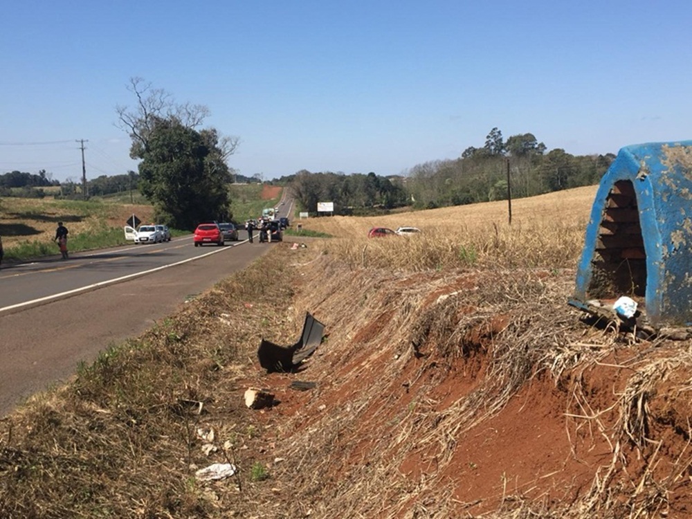 Ir para  <p><big>Um grave acidente ocorreu no in&iacute;cio da tarde desta ter&ccedil;a-feira (11), na BR 480, rodovia que liga Erechim a Bar&atilde;o de Cotegipe.</big></p>

<p><big>Segundo testemunhas, a...