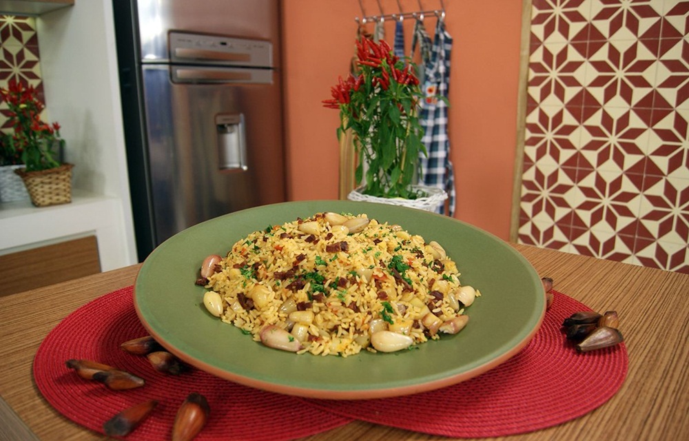 Ir para  <p>1&nbsp;unidade de&nbsp;<a href="https://mdemulher.abril.com.br/receitas/busca/?ingrediente=cebola">cebola</a>&nbsp;pequena picada;</p>

<p>1&nbsp;fio de&nbsp;<a...