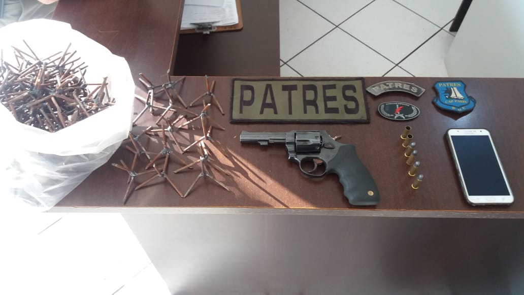 Ir para  <p><big>Uma denuncia levou policiais do Grupamento de Opera&ccedil;&otilde;es Especiais da Brigada Militar at&eacute; o esconderijo usado pela quadrilha que assaltou duas ag&ecirc;ncias banc&aacute;rias em Paim...