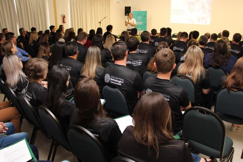 Ir para  <p><big>Nos dias 16 e 17 de outubro, a Cresol Sicoper promoveu a segunda edi&ccedil;&atilde;o do Encontro Estrat&eacute;gico Gerencial, que reuniu mais de 100 participantes entre coordenadores de gest&atilde;o das...