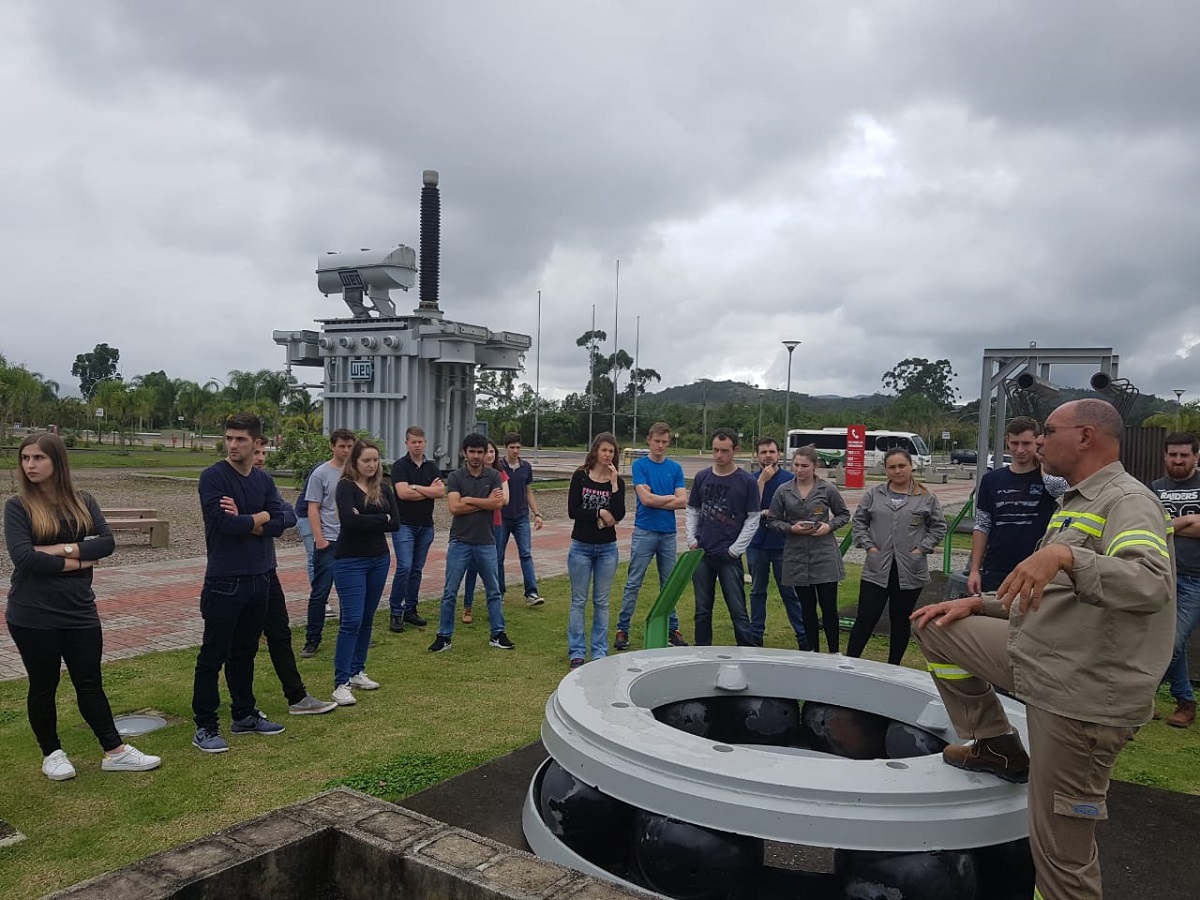Ir para  <p><big>&nbsp; &nbsp; &nbsp; &nbsp;Um grupo de acad&ecirc;micos dos Cursos de Engenharia Mec&acirc;nica, Engenharia Qu&iacute;mica e Engenharia Civil da URI &nbsp;realizaram uma viagem de estudos ao...
