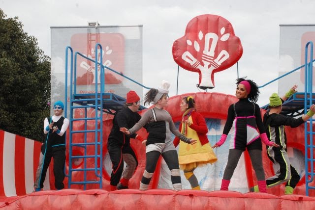 Ir para  <p><big>O projeto&nbsp;<em>RGE na Pra&ccedil;a &ndash; Economix</em>&nbsp;chega na pr&oacute;xima segunda-feira, 12 de novembro, a Viadutos com uma grande estrutura que ser&aacute; instalada em...