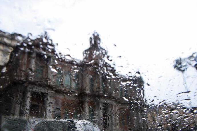 Ir para  <p>Depois de dias de intenso calor, o Rio Grande do Sul ter&aacute; uma <a href="http://www.correiodopovo.com.br/Noticias/Geral/2018/11/666010/Virada-do-tempo-pode-ter-temporais-com-queda-de-granizo-no-RS"...