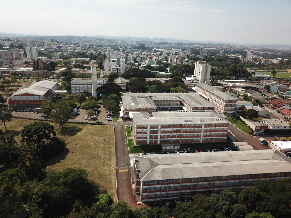 Ir para  <p><big><small>Os alunos que ingressarem no Curso T&eacute;cnico em Enfermagem da Escola de Educa&ccedil;&atilde;o B&aacute;sica da URI a partir do ano que vem poder&atilde;o concorrer a bolsas integrais de...