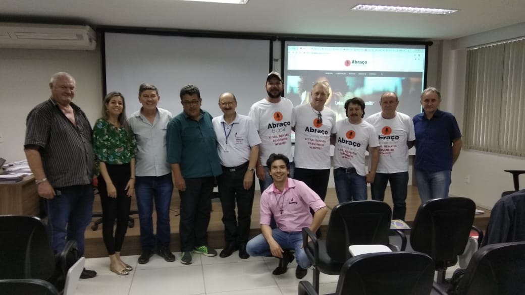 Ir para  <p><big>A dire&ccedil;&atilde;o da Associa&ccedil;&atilde;o Brasileira de R&aacute;dios Comunit&aacute;rias &ndash; RS (ABRA&Ccedil;O - RS) se reuniu no &uacute;ltimo s&aacute;bado (10), em...