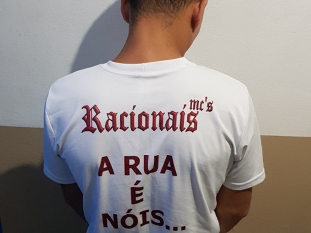 Ir para  <p><big>A&nbsp;Defrec predeu o suspeito de ter cometido o homic&iacute;dio ocorrido sob uma arquibancada do est&aacute;dio Colosso da Lagoa de Erechim. O acusado, de 25 anos, &eacute; morador de rua e natural de...
